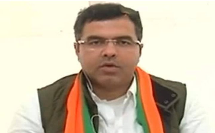 HC Issues Notice on Plea for FIR Against Gandhis For 'Hate Speech'